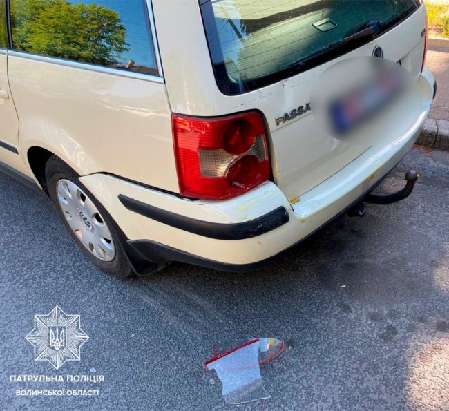 Стало зле за кермом: у Луцьку водій маршрутки в`їхав у припарковані автомобілі 