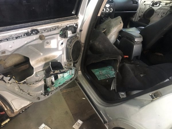 Через «Ягодин» везли контрабандні цигарки. ФОТО. ВІДЕО. ОНОВЛЕНО