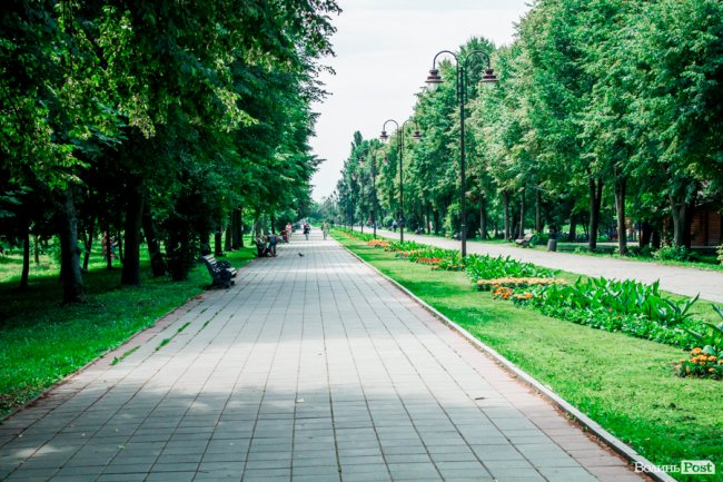 Усмішки малечі та бризки водограю: літній день у Луцьку. ФОТО