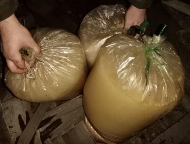 У Маневицькій виправній колонії в ув'язнених вилучили заборонені речі. ФОТО