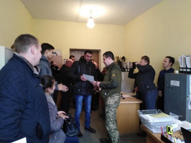 Відзнаки Президента України отримали 30 військових з Рожища