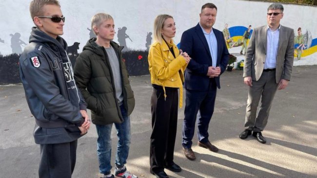 У волинському місті презентували мурал з полоненими прикордонницями. ФОТО