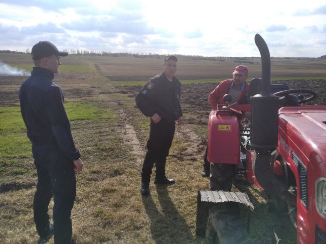 Волинянин, який палив суху траву, заплатить чималий штраф
