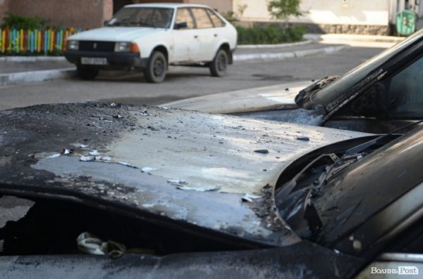 У Луцьку згорів автомобіль. ФОТО