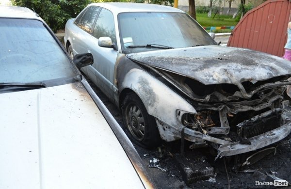 У Луцьку згорів автомобіль. ФОТО