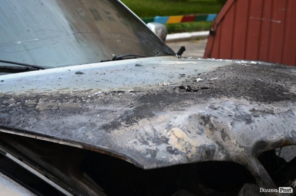 У Луцьку згорів автомобіль. ФОТО