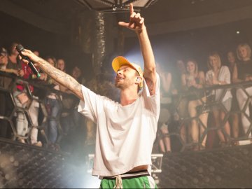 У луцькій «Опері» відгримів концерт Макса Барських. ФОТОРЕПОРТАЖ