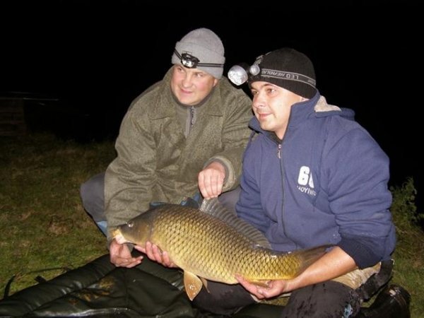 Лучани зловили 13-кілограмового коропа. ФОТО