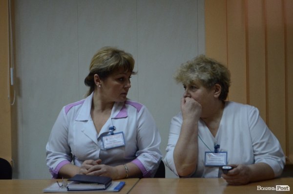 У Луцьку батькам діток, які народилися в 2016 році, вручили свідоцтва. ФОТО