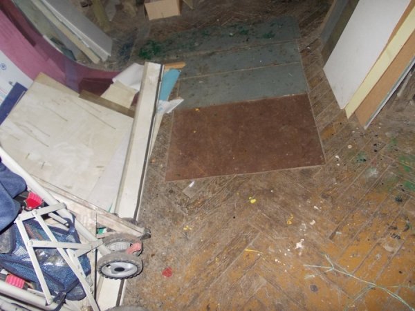 Грибок, корозія і дірявий дах: яким продали кінотеатр «Промінь». ФОТО