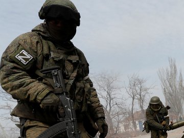 «Одного пристрелити показово», – дружина окупанта порадила, як навести лад у підрозділі 