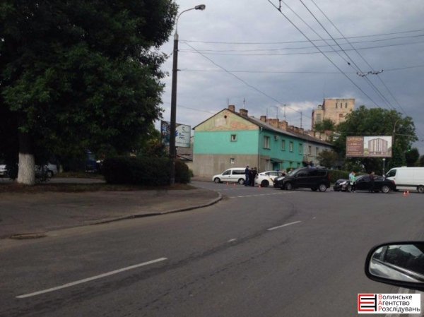 У Луцьку ДТП: легковик врізався у фургон. ФОТО