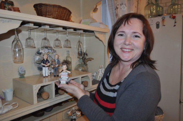 Волинянка створює «живі» портрети відомих українських та світових письменників. ФОТО