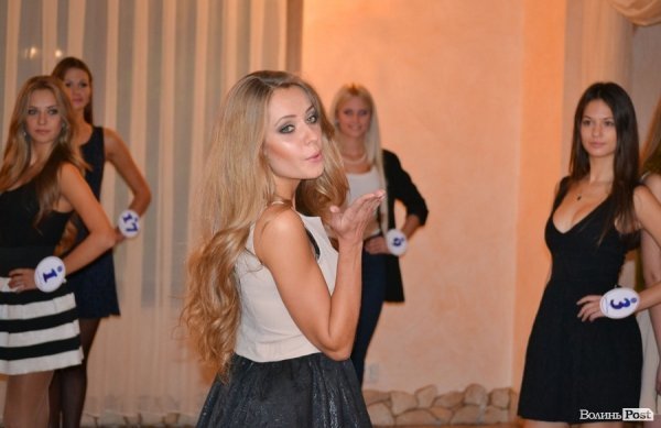 Як дівчата готуються до конкурсу «Міс Принцеса України». ФОТО