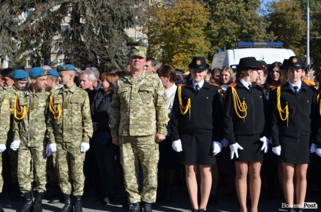 «Нам є що захищати»: урочиста посвята ліцеїстів у Луцьку.  ФОТО
