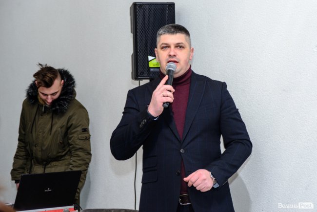 Зі знижками та цінними подарунками: у Луцьку грандіозно відкрилий шоурум меблів і декору «МакКо»*