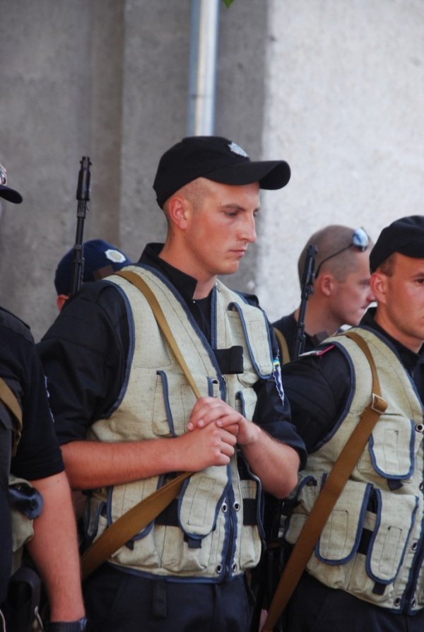 Волинських міліціонерів благословили перед поїздкою на Схід. ФОТО