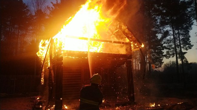 На Рівненщині у готельно-ресторанному комплексі трапилася пожежа. ФОТО. ВІДЕО