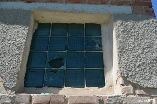 У Луцькому парку санітарна проблема: єдиний туалет нагадує кімнату жахів. ФОТО