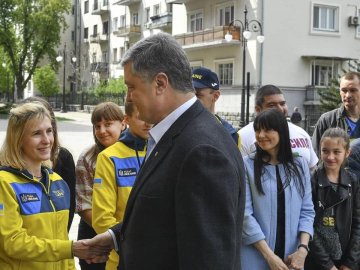 «З таким Президентом не соромно мати спільну світлину», – переможниця «Ігор Нескорених» з Волині про Порошенка