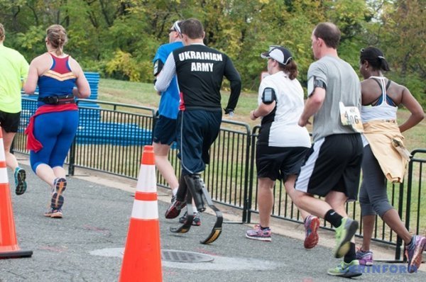 Українські Герої АТО пробігли Марафон Морської піхоти США