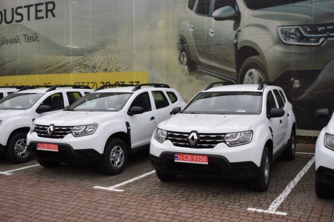 Амбулаторії Волині отримали ще 7 нових автомобілів. ФОТО