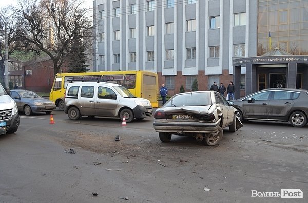 У Луцьку ‒ потрійна аварія. ФОТО
