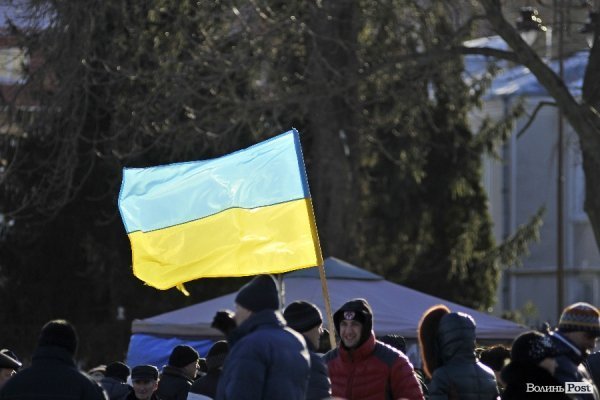 Віче на луцькому Євромайдані. ФОТО