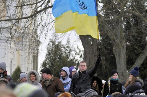 Віче на луцькому Євромайдані. ФОТО
