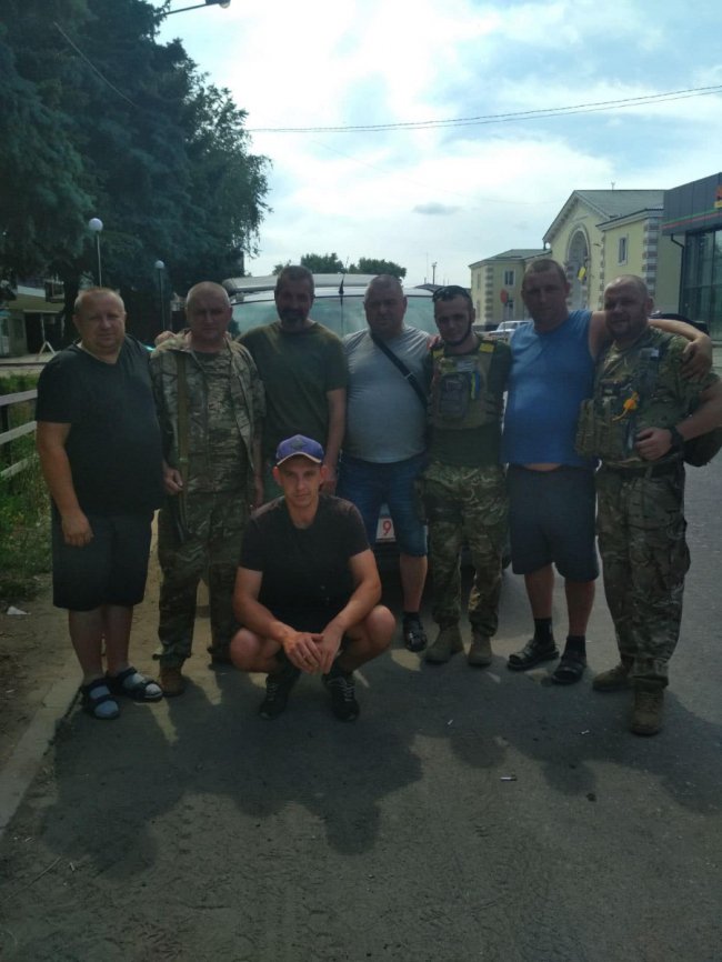 Жителі громади на Волині купили четвертий автомобіль для військових. ФОТО