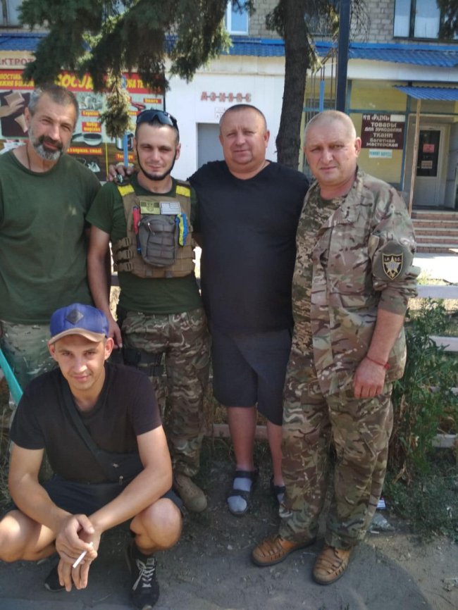 Жителі громади на Волині купили четвертий автомобіль для військових. ФОТО