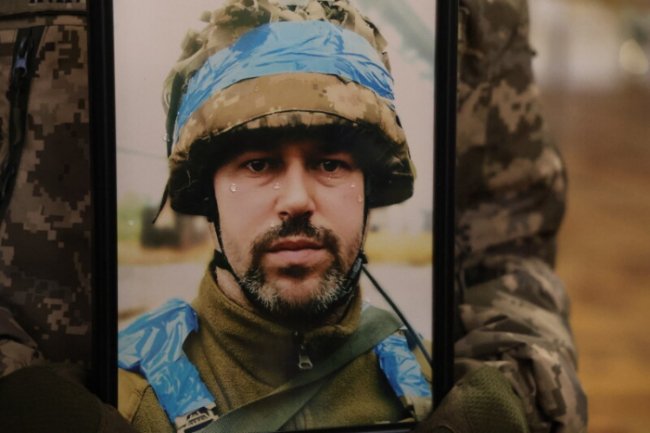 Лучани попрощались з Героєм Олександром Машлаєм