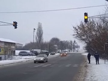 У Луцьку встановлюють новий кнопковий світлофор: скільки їх є у місті та де ще облаштують