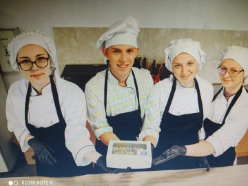 На Волині студенти створили цукерки «ЗСУ». ФОТО