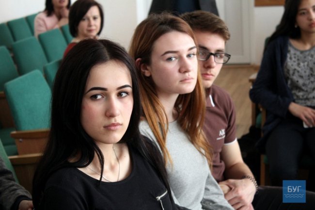 Волинські школярі збирають гроші на авто для військових