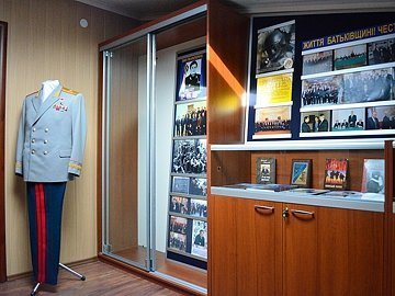 У Луцьку відкрили музейну кімнату знаменитого спецназівця. ФОТО