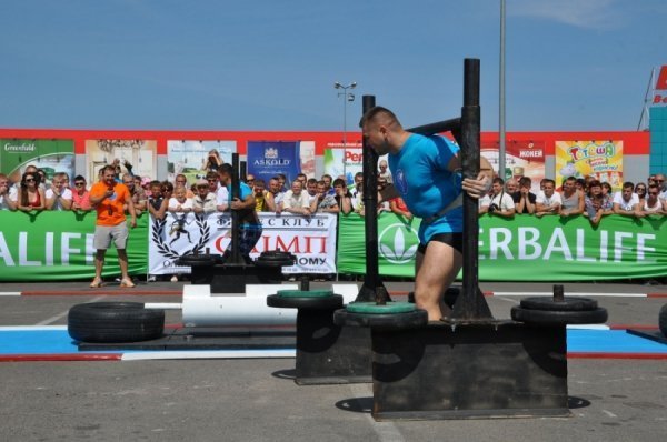 Чемпіонат богатирів у Рівному. ФОТО