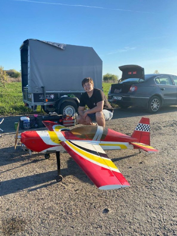 Хлопець з Луцька, який відвідує курси авіашколи, мріє виграти грант на навчання в США на пілота