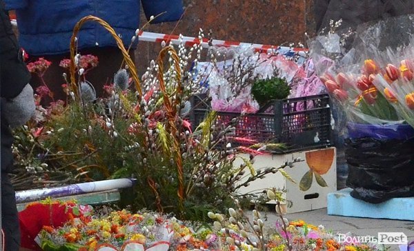 У Луцьку перед 8 Березня квіти подорожчали вдвічі