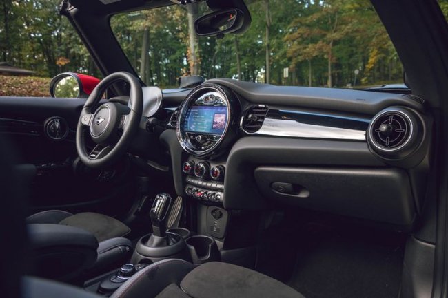 Кабріолет Mini Cooper John Cooper Works 2022: ціни, характеристики*