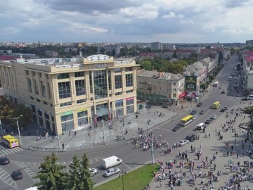 Хвилина мовчання в памʼять за загиблими захисниками: завтра у Луцьку о 9 годині призупиниться рух