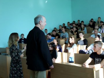 Американський професор розповів у Луцьку про свободу і християнство