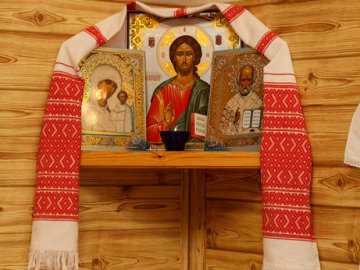 Волинський священник пояснив, що робити з іконою, яка більше не потрібна