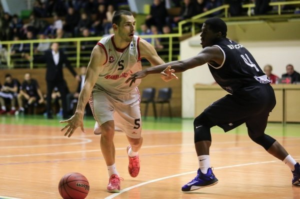 «Волиньбаскет» у драматичному матчі програв «Кременю»