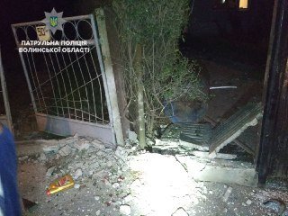 У Луцьку п'яний водій влупився в паркан. ФОТО