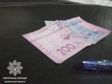 На Волині водій фури пропонував патрульним 200 гривень хабара