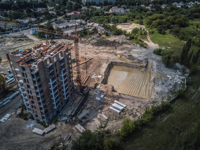 Луцький ЖК «Супернова»: вражаючі фото будівельного майданчика*