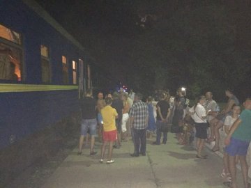 Загроза теракту: потяг «Запоріжжя-Одеса» екстрено зупинили