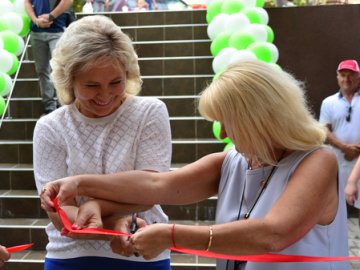 Унікальний інтер'єр «під ключ»: у Луцьку відкрили новий салон меблів. ФОТО*