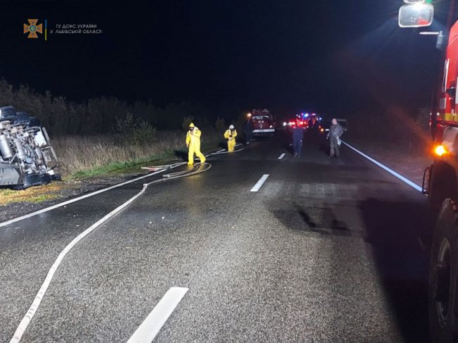Білорус намагався під виглядом тканин перевезти через волинський кордон цигарки. ФОТО